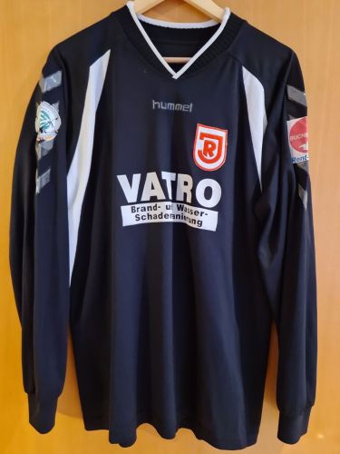 پیراهن سوم Jahn Regensburg ۰۵-۰۶ (Carry-over)